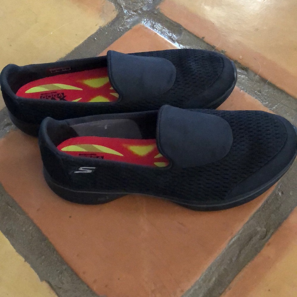 Skechers GoWalk 4 Sneakers